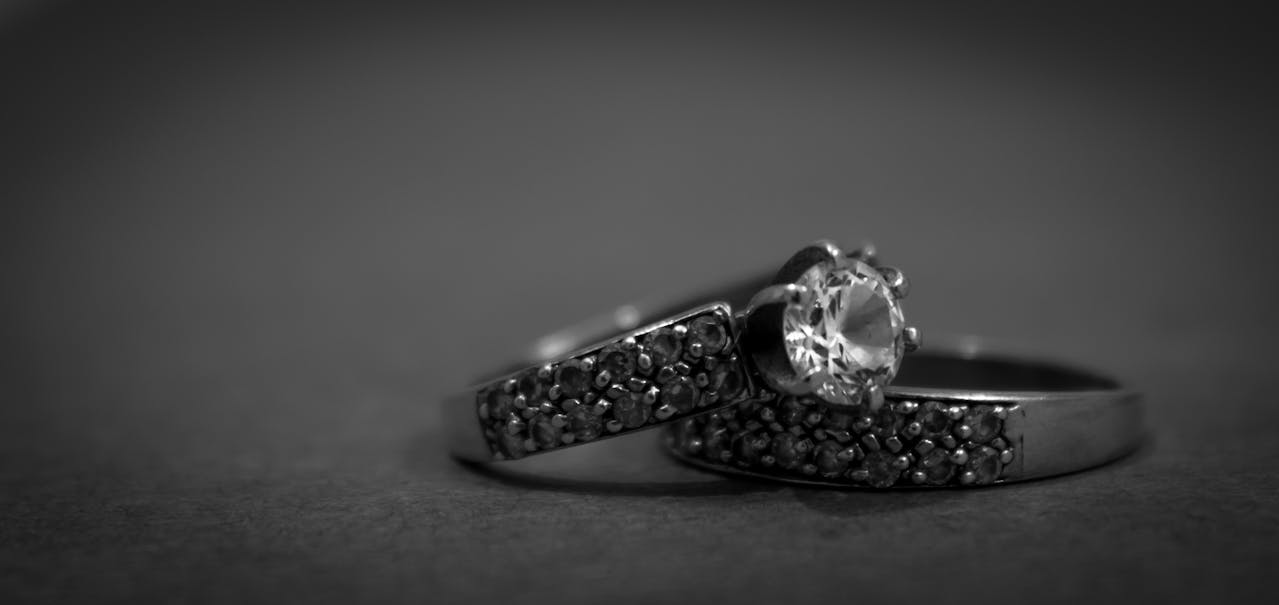 Luxury Gold Ring with Diamonds